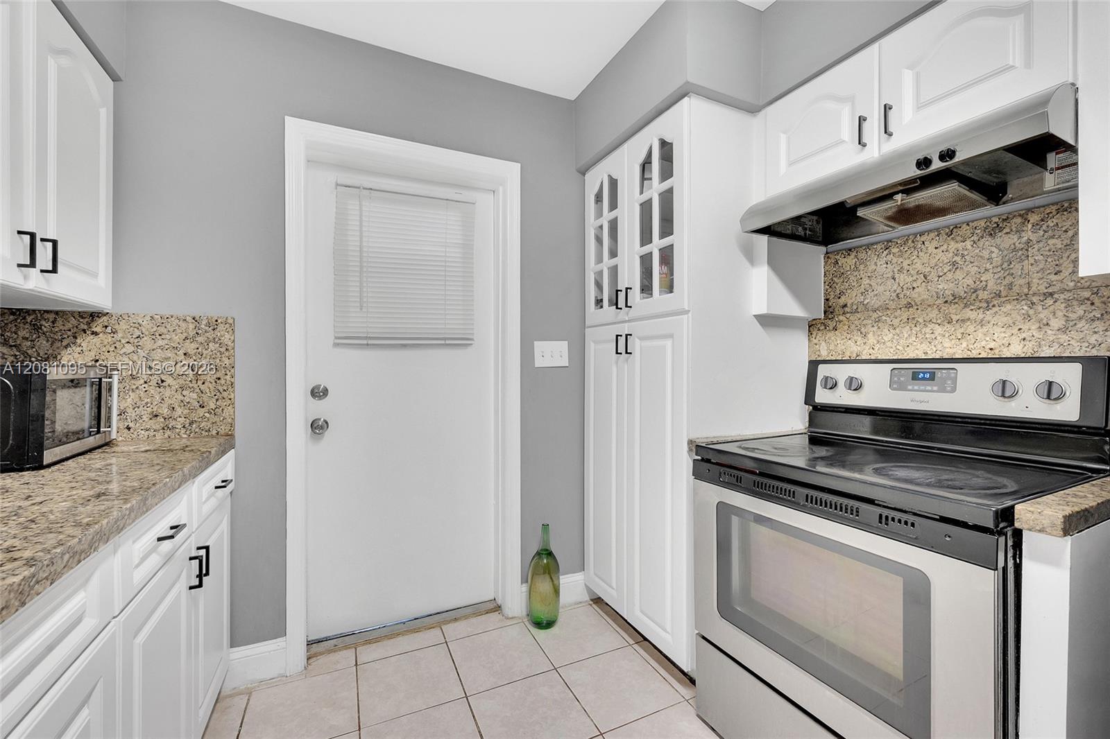 1024 Long Island Avenue Property Photo 14