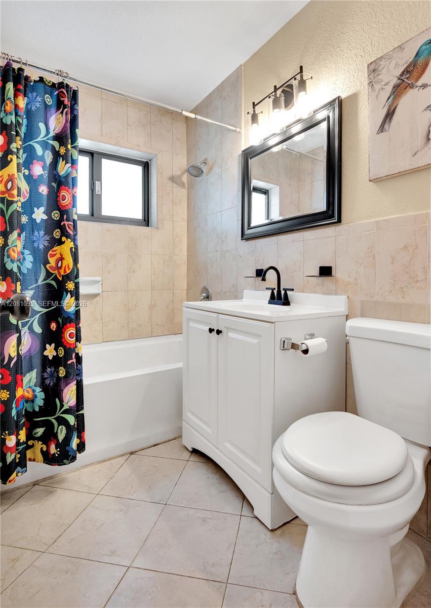 1024 Long Island Avenue Property Photo 23