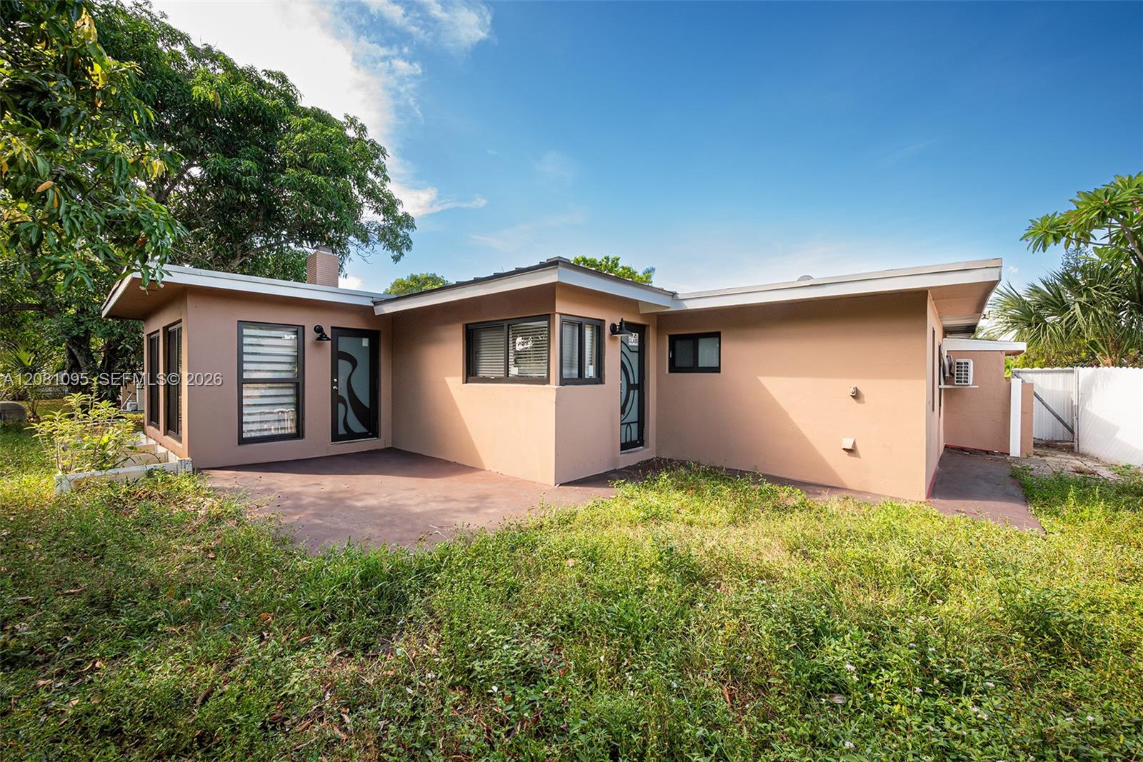 1024 Long Island Avenue Property Photo 26