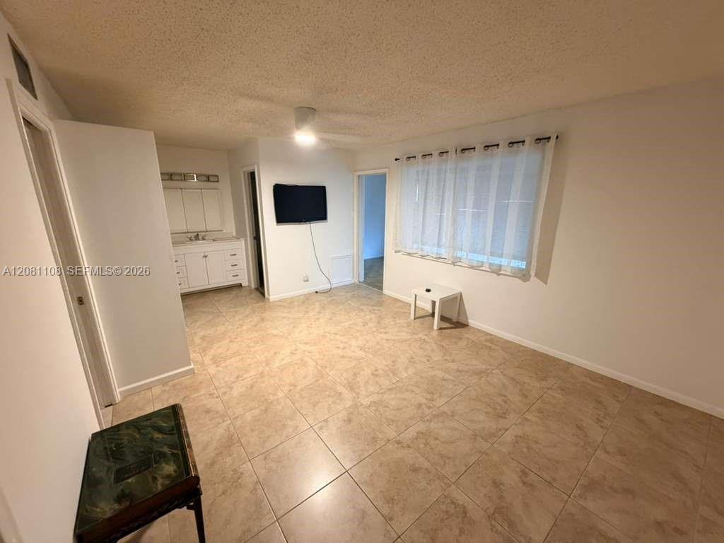557 High Point Drive B Property Photo 6