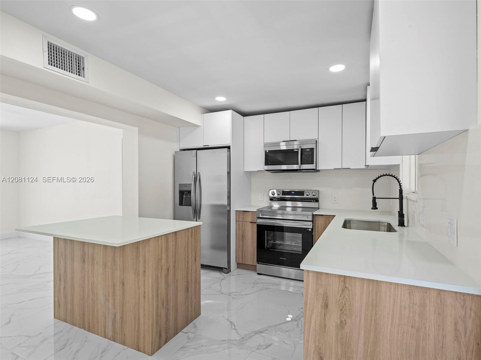 3651 Sw 40th Avenue Property Photo 1