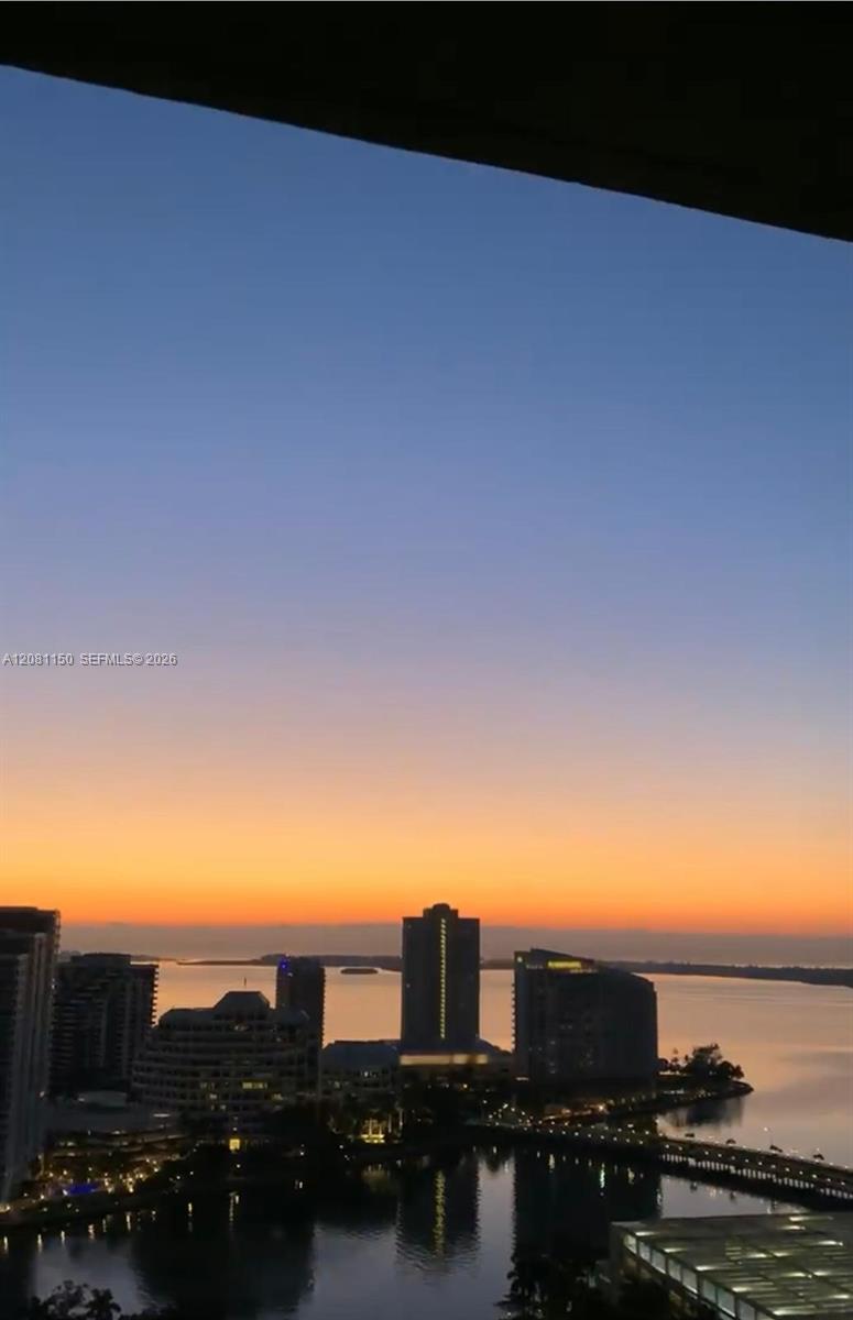 500 Brickell Avenue 3000 Property Photo 3