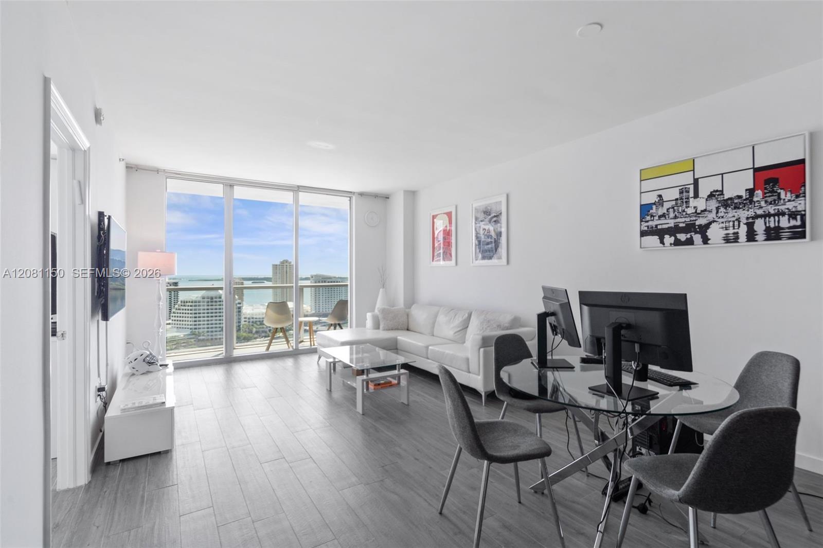 500 Brickell Avenue 3000 Property Photo 4