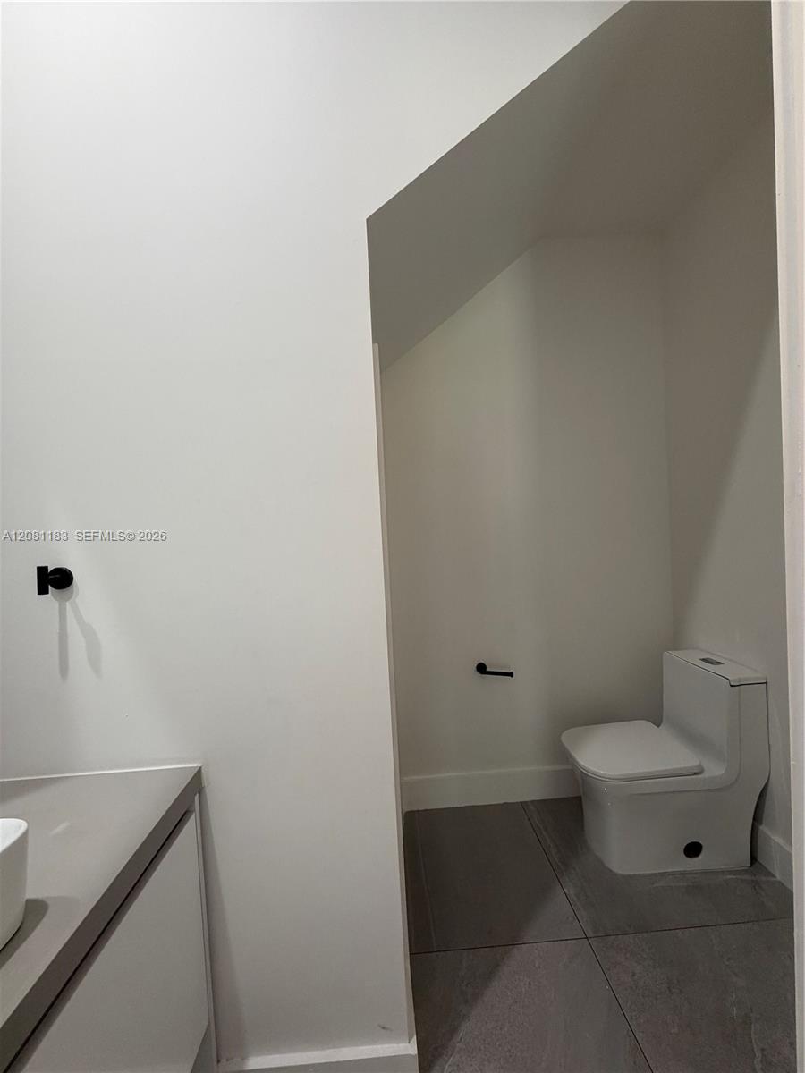 4655 Sw 32nd Avenue 2b Property Photo 6