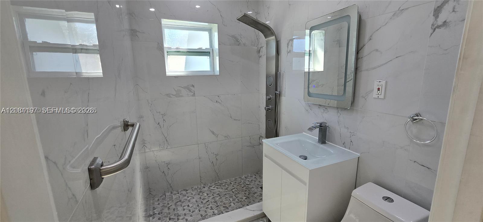 12140 Sw 218th Street Property Photo 6