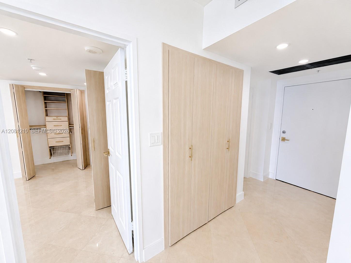 5601 Collins Avenue Ph-2 Property Photo 11