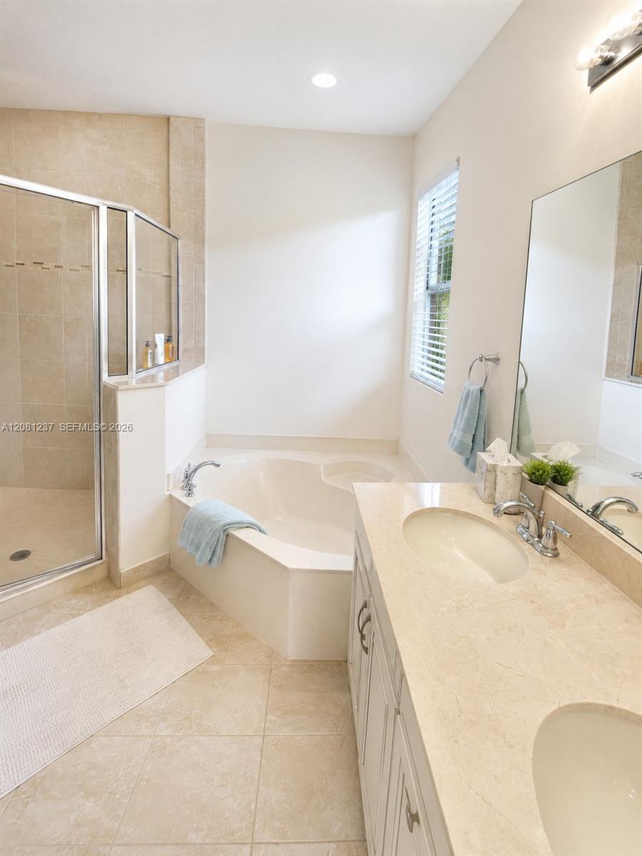 103 Gramercy Square Drive Property Photo 7