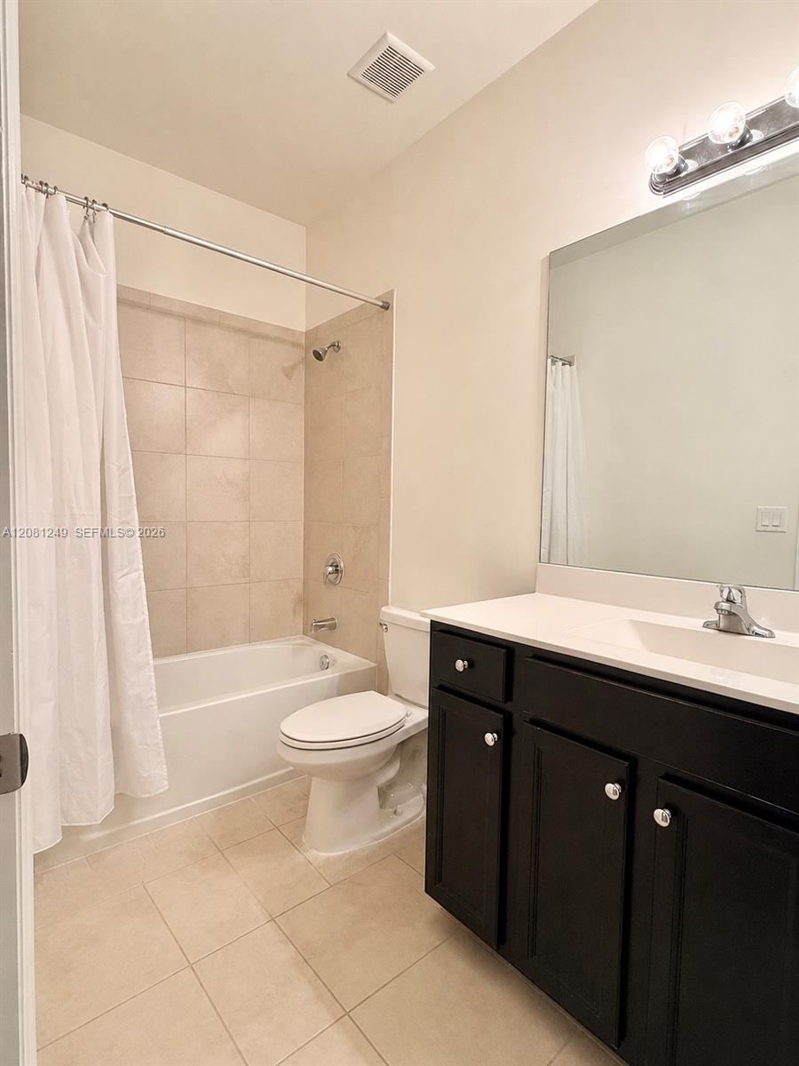 3344 W 105th Terrace Property Photo 16