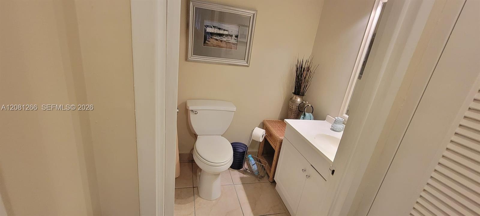 3725 S Ocean Drive 323 Property Photo 5