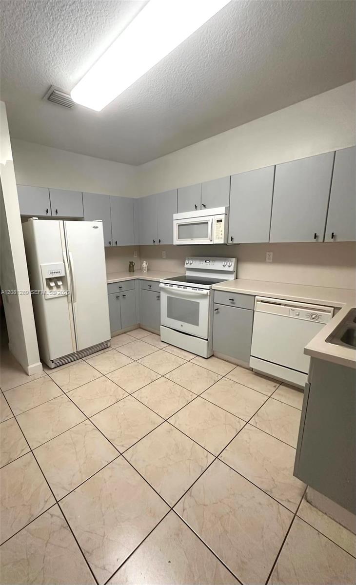 5630 Nw 114th Path 101 Property Photo 4