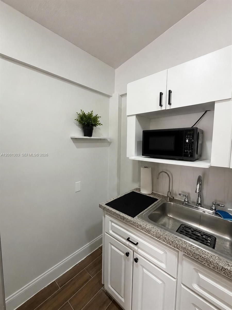 A12081303 Property Photo 15
