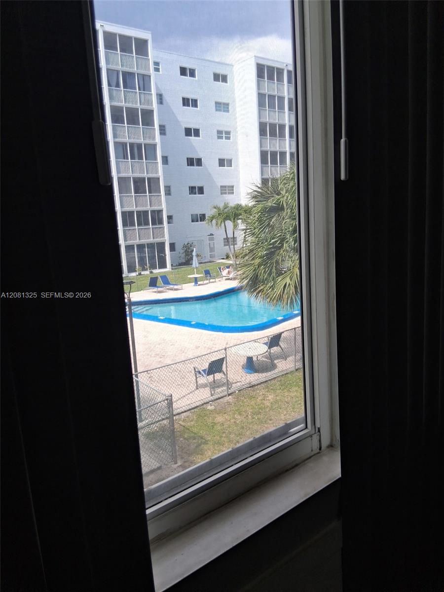 A12081325 Property Photo 3