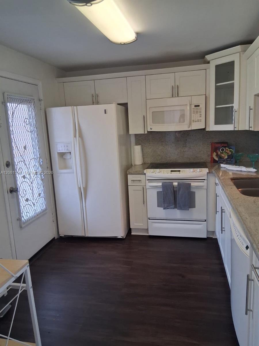 A12081325 Property Photo 9