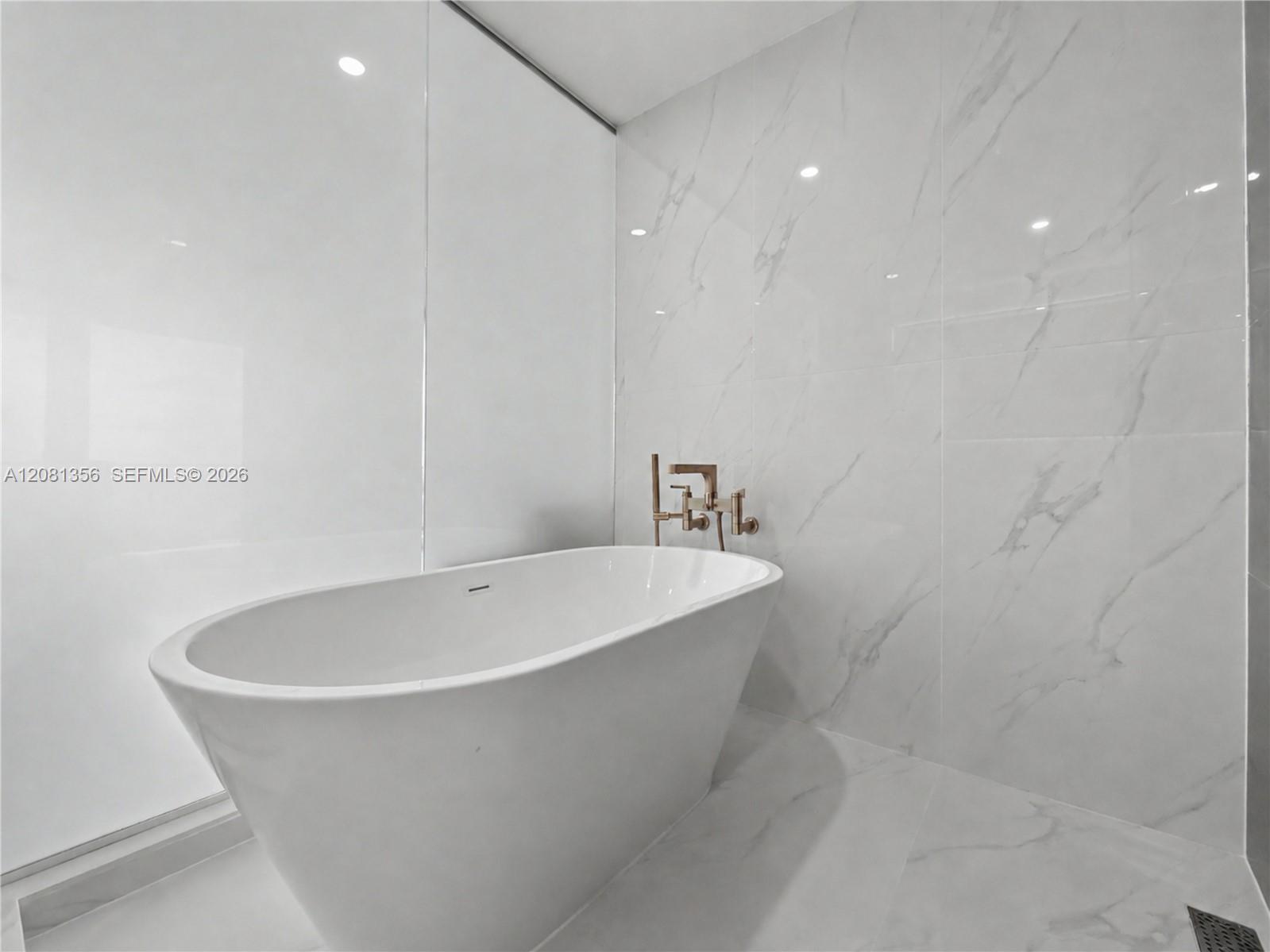 A12081356 Property Photo 11