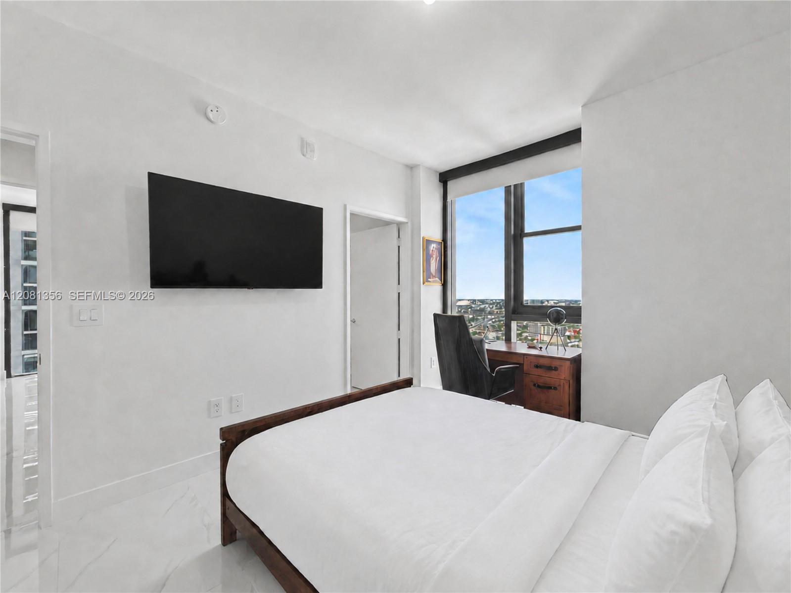 A12081356 Property Photo 24