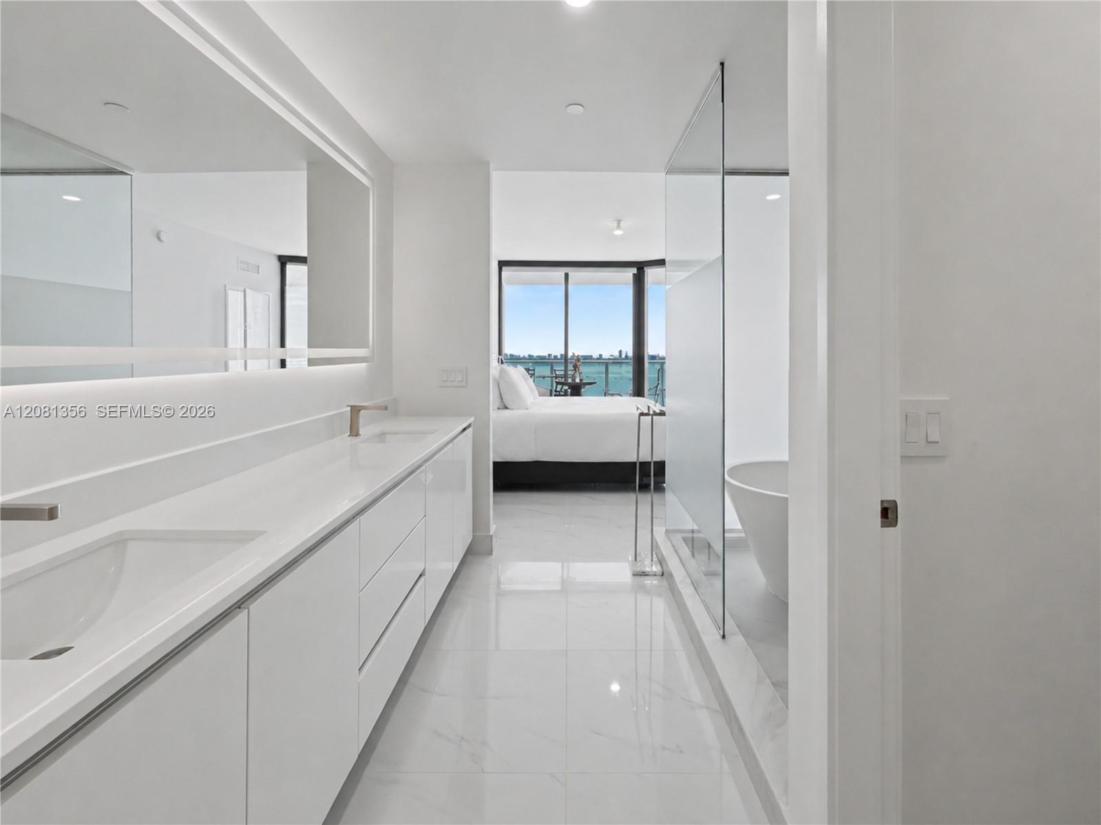 A12081356 Property Photo 25