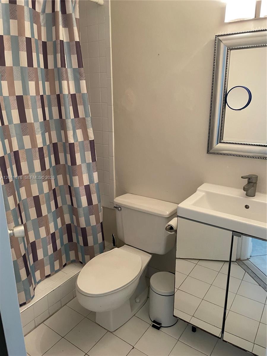 801 Brickell Bay Drive 767 Property Photo 7