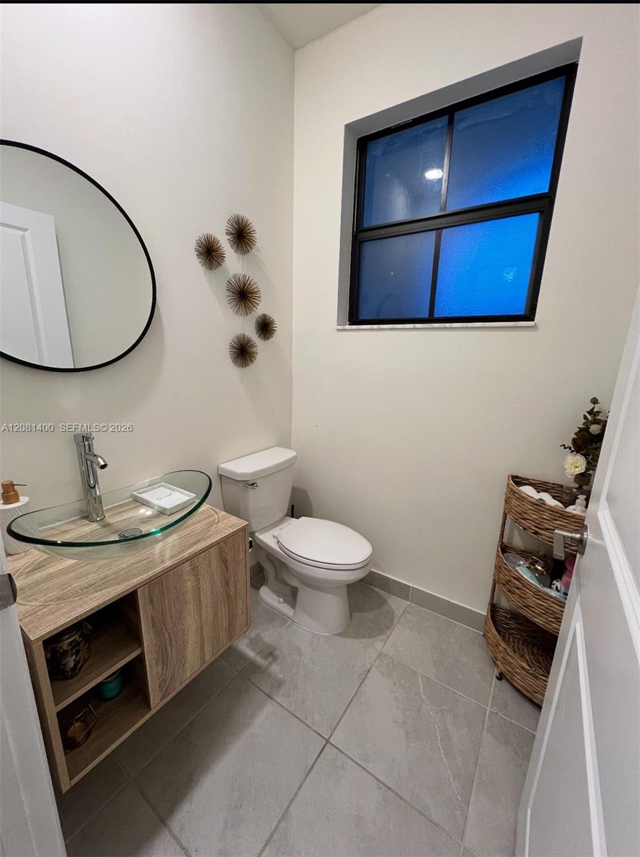 3328 W 114th Terrace 3328 Property Photo 13