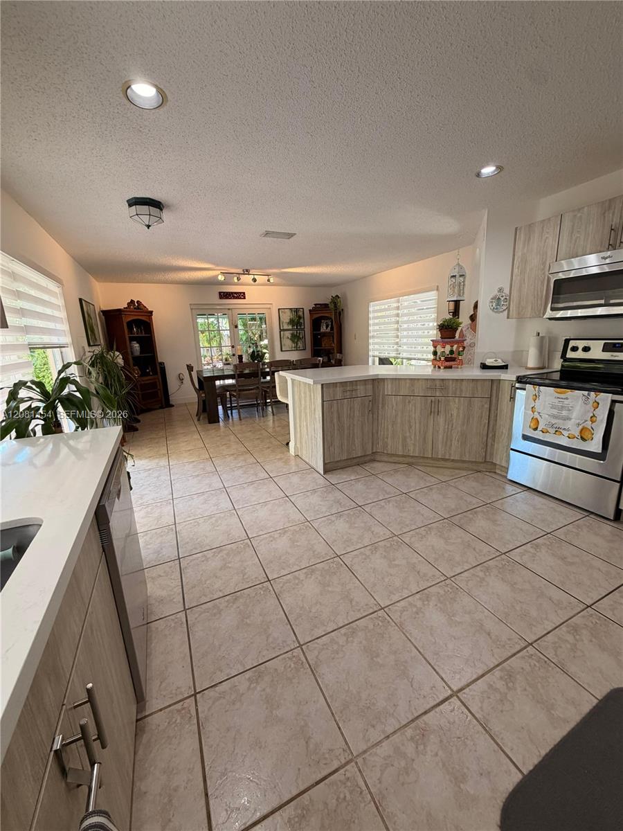 A12081454 Property Photo 3