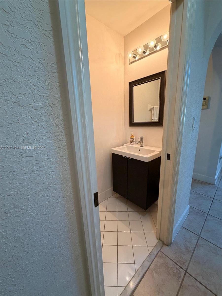 A12081454 Property Photo 5