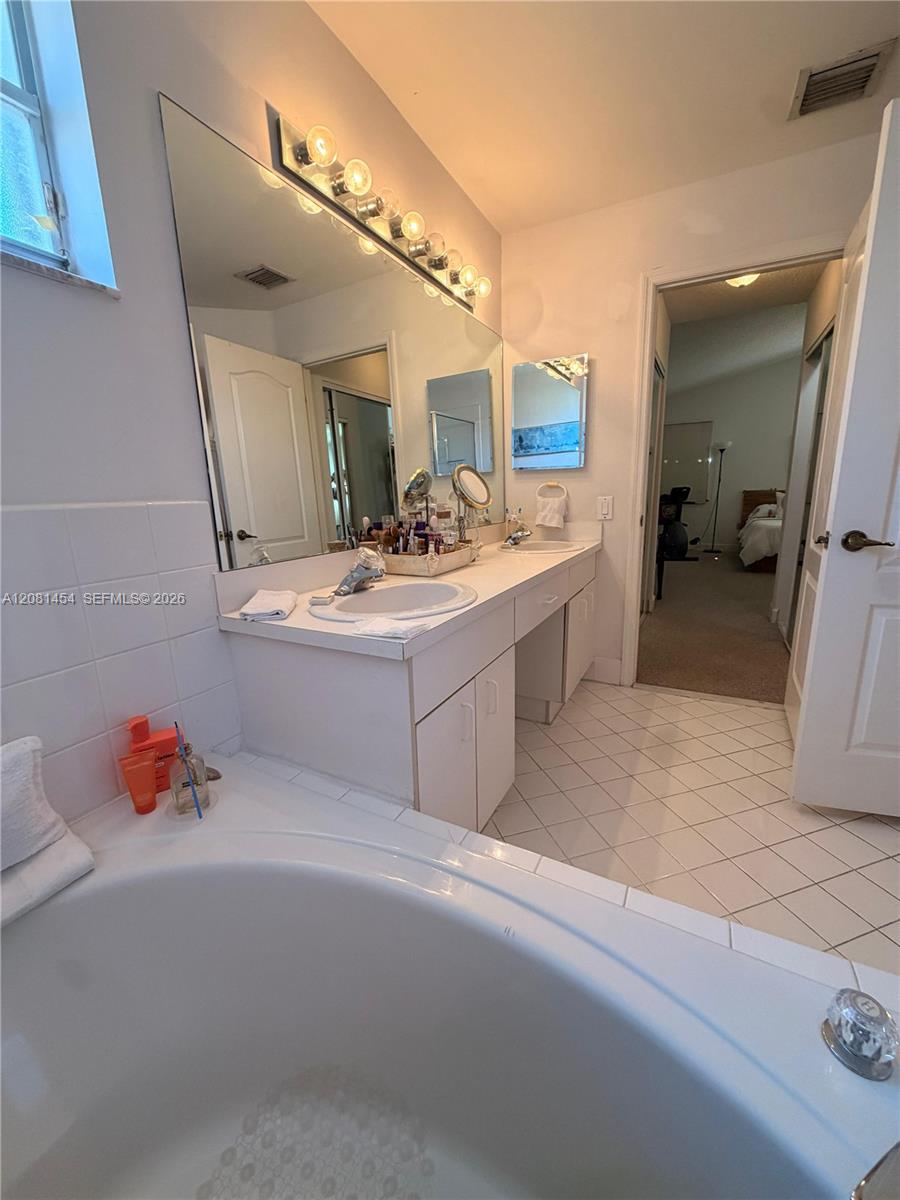 A12081454 Property Photo 26