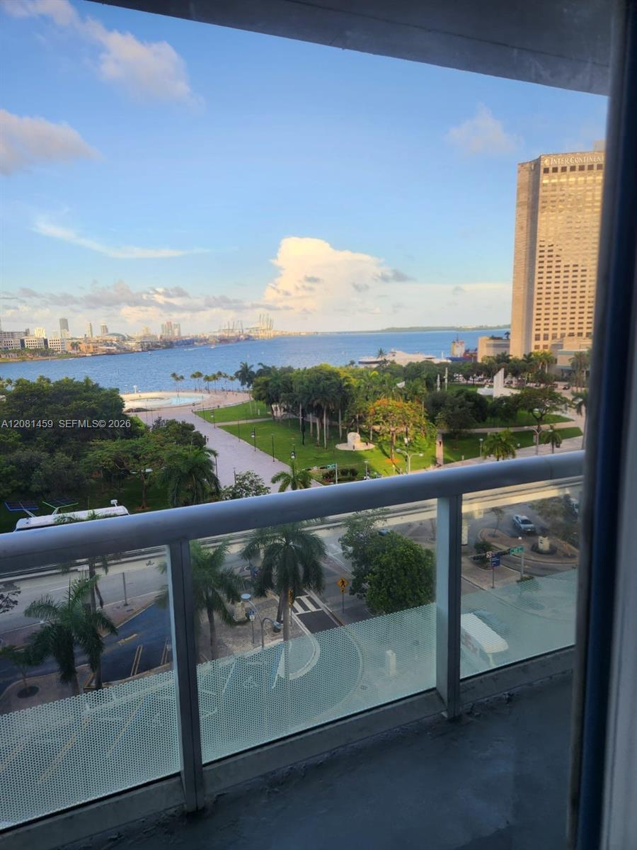 50 Biscayne Boulevard 903 Property Photo 6