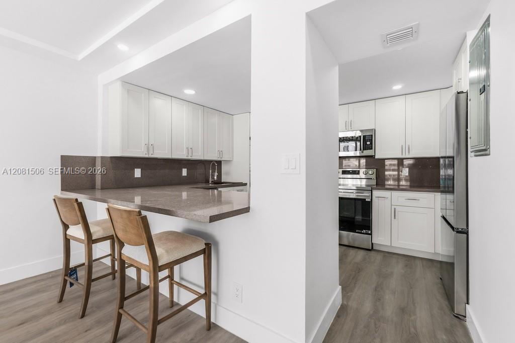 3430 Galt Ocean Drive 305 Property Photo 11