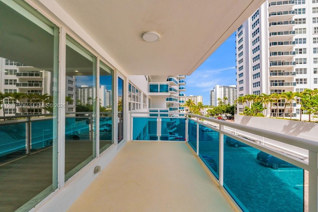 3430 Galt Ocean Drive 305 Property Photo 41