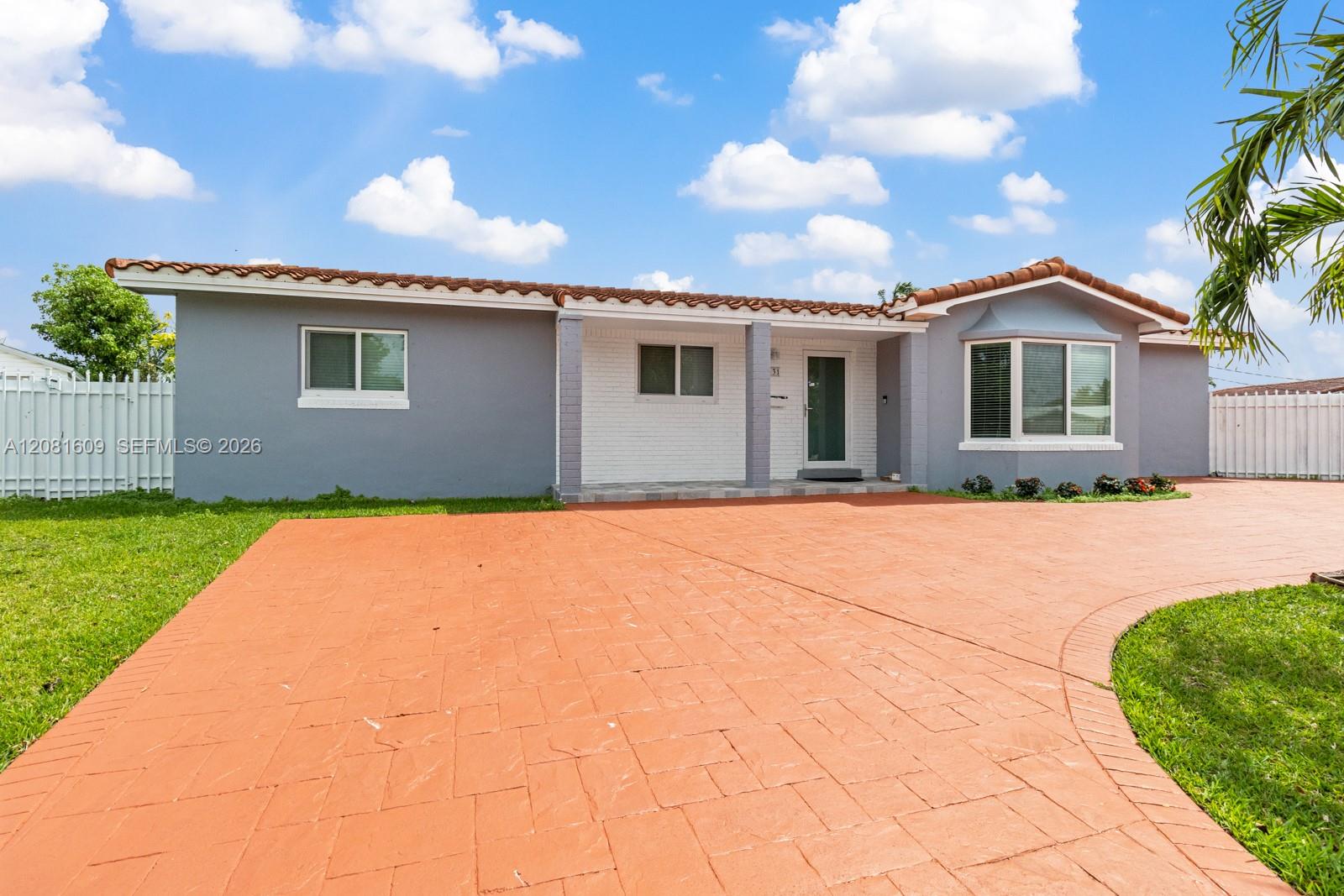 A12081609 Property Photo 1