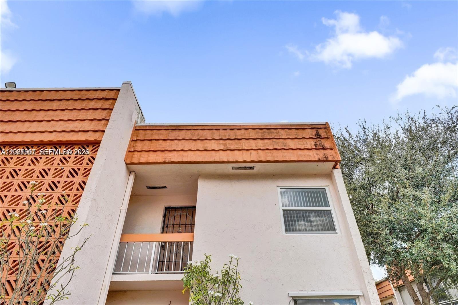 7610 Stirling Road 207c Property Photo 16