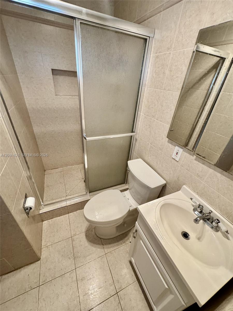3324 Ne 167th Street Property Photo 34