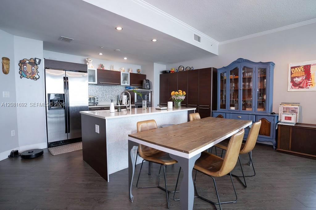 1900 N Bayshore Drive 2018 Property Photo 7