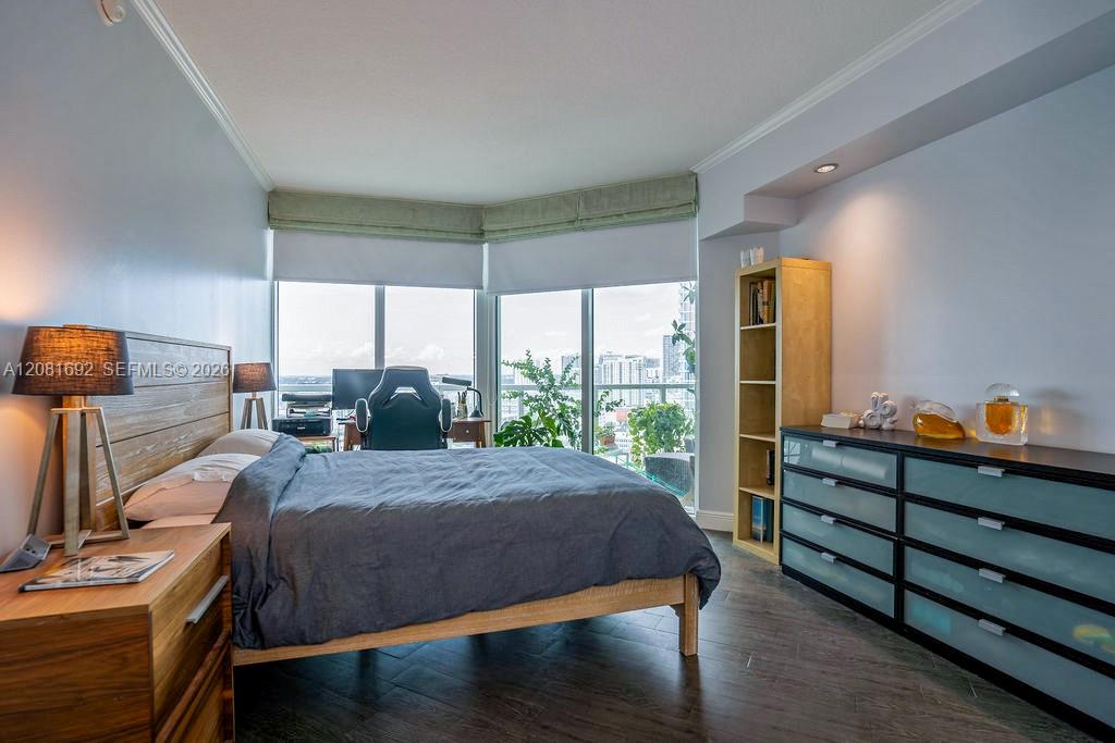 1900 N Bayshore Drive 2018 Property Photo 10