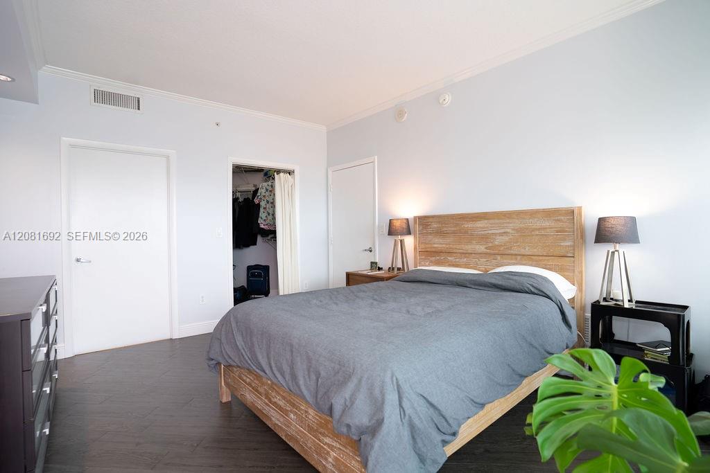 1900 N Bayshore Drive 2018 Property Photo 11