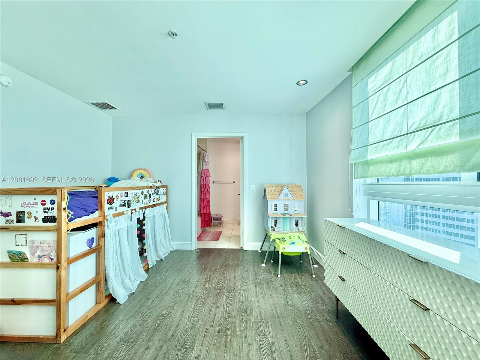 1900 N Bayshore Drive 2018 Property Photo 14