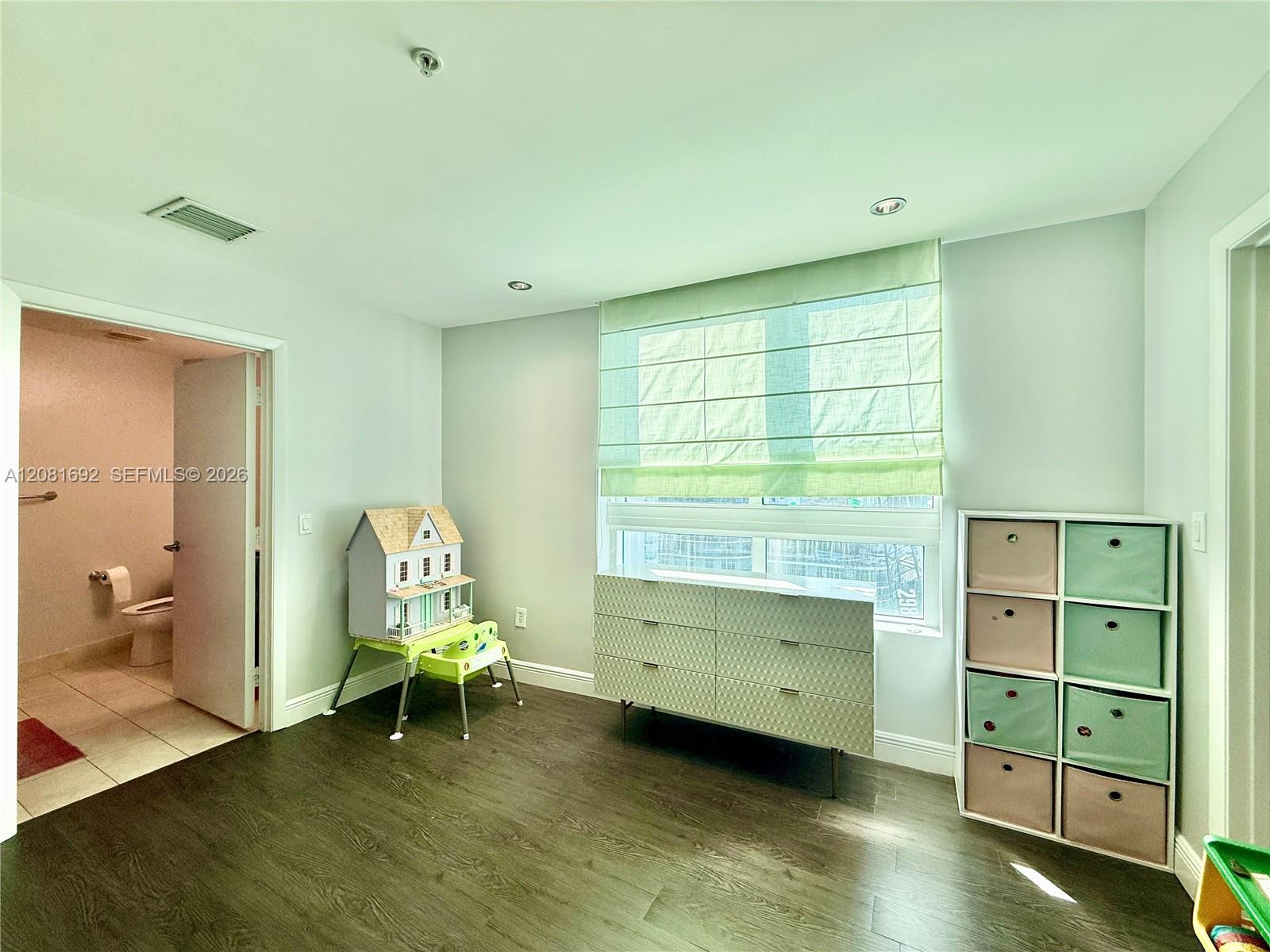 1900 N Bayshore Drive 2018 Property Photo 15