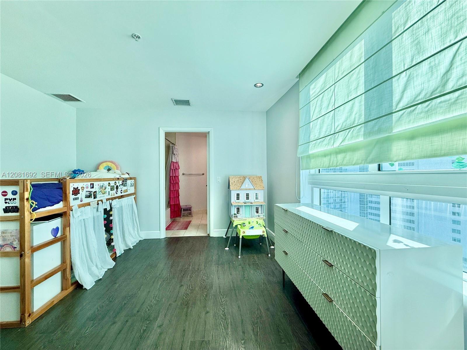 1900 N Bayshore Drive 2018 Property Photo 16