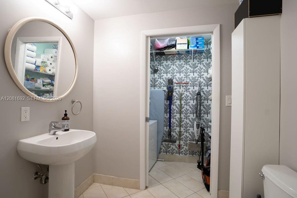 1900 N Bayshore Drive 2018 Property Photo 18