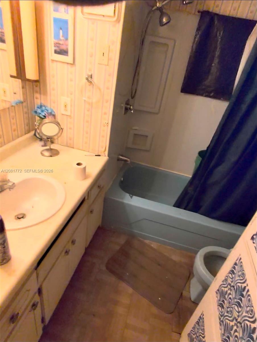 8640 Sw 17th Court Property Photo 18