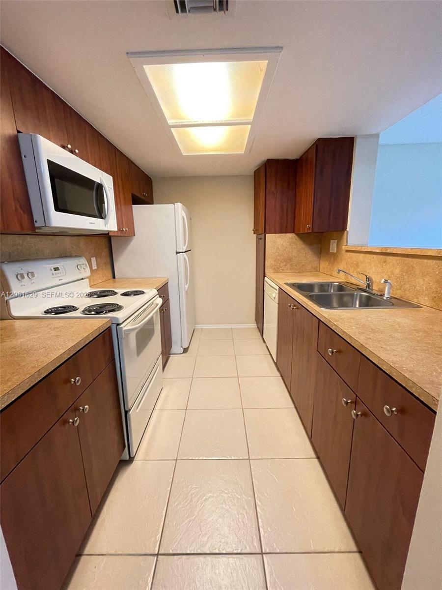 8432 Coral Lake Way 8432 Property Photo 1