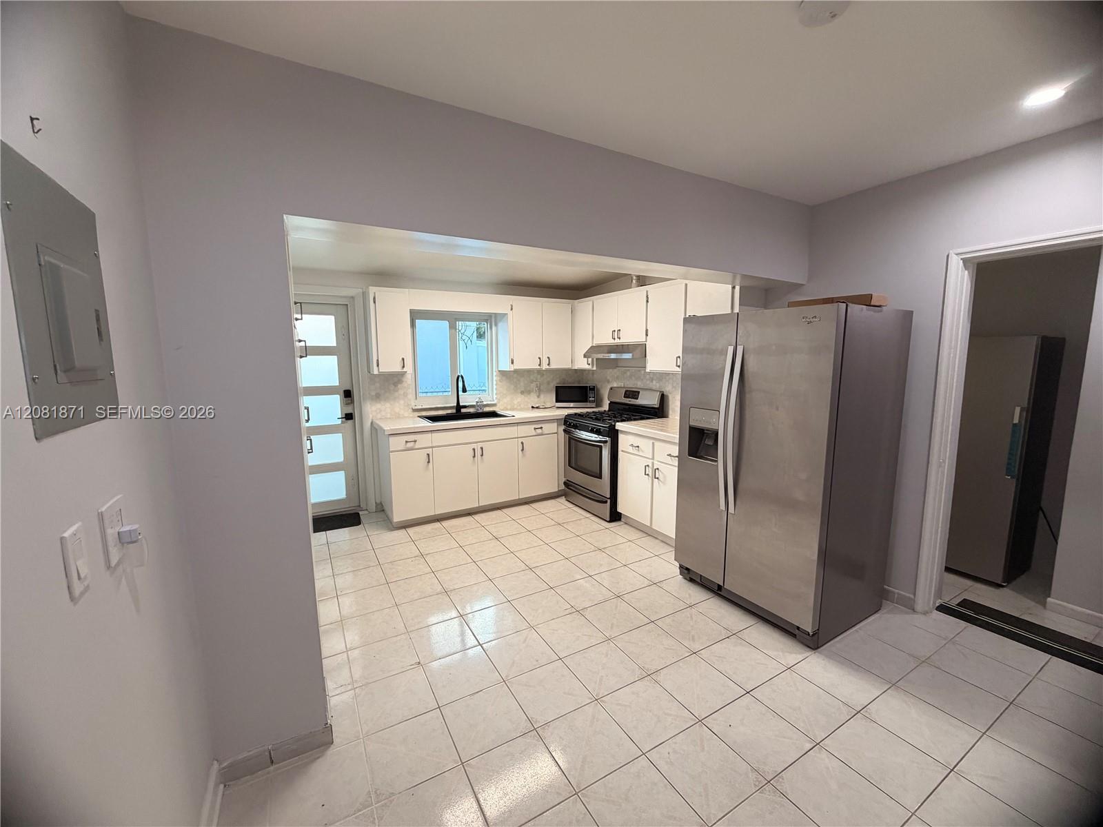 5911 Sw 6th Street 2 Property Photo 6