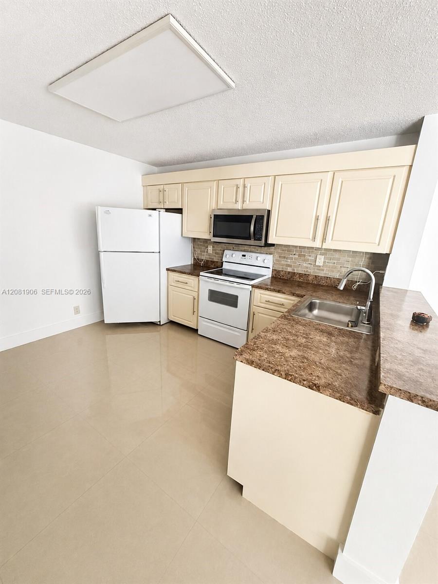 10131 W Sunrise Boulevard 204 Property Photo 2