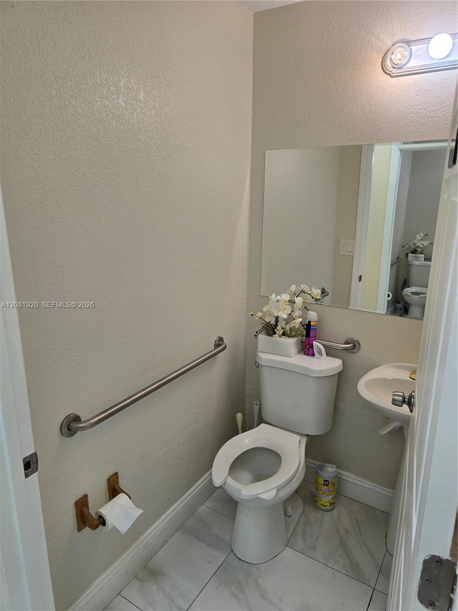 4448 Inverrary Boulevard M Property Photo 15