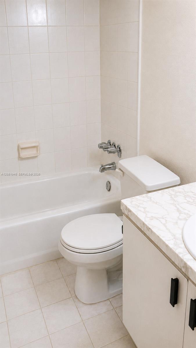 17911 Nw 68th Avenue M201 Property Photo 20