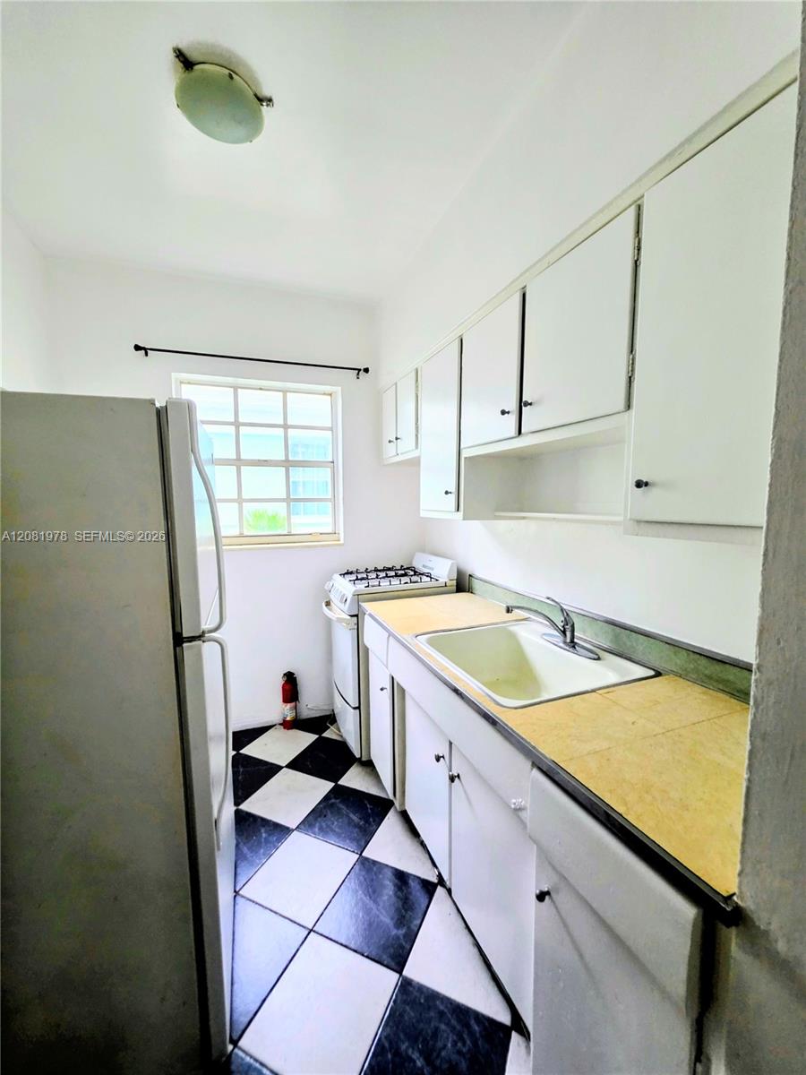 635 8th Street 202 Property Photo 11