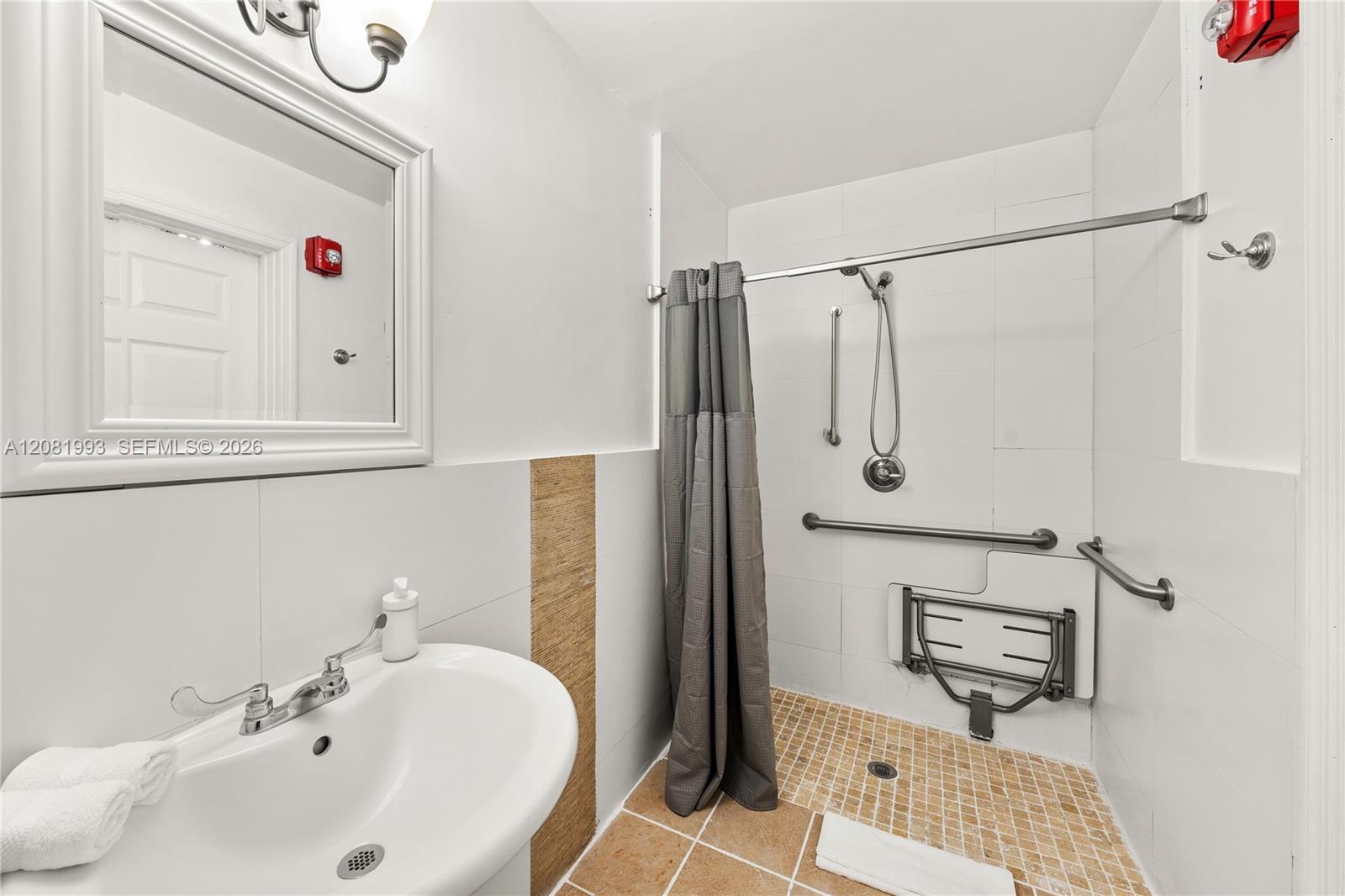 A12081993 Property Photo 21