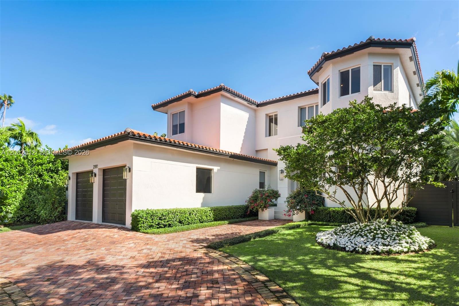 2181 N Bay Road Property Photo 1