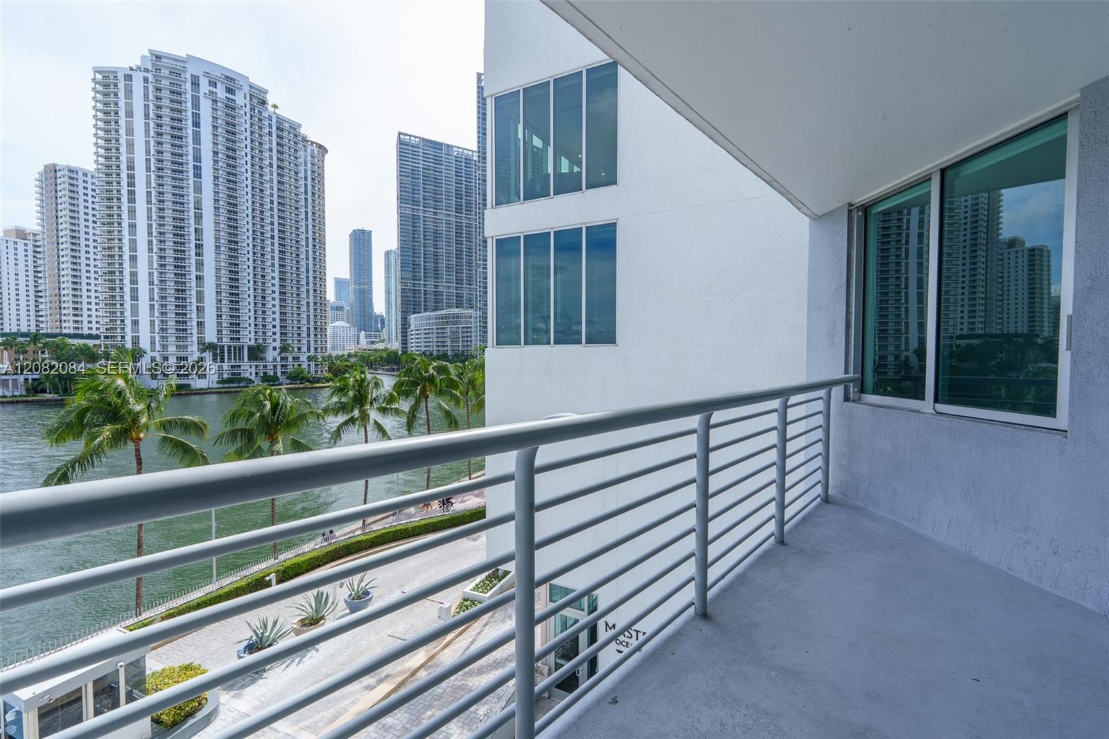 325 S Biscayne Boulevard 415 Property Photo 3