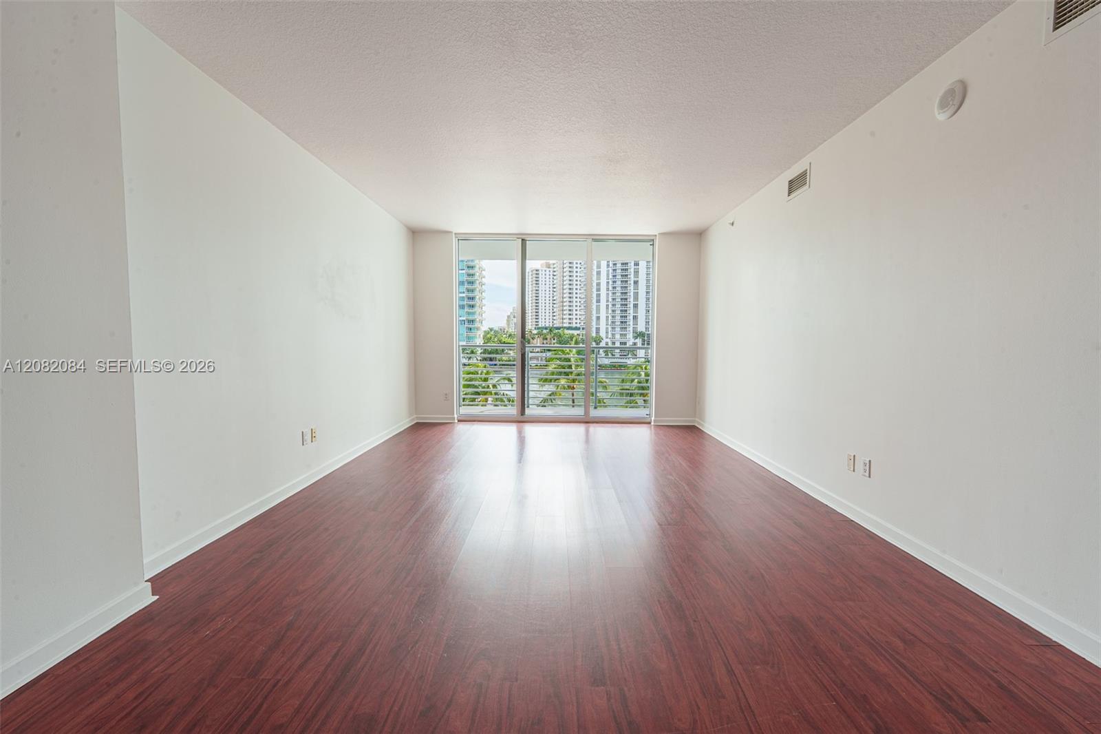 325 S Biscayne Boulevard 415 Property Photo 6