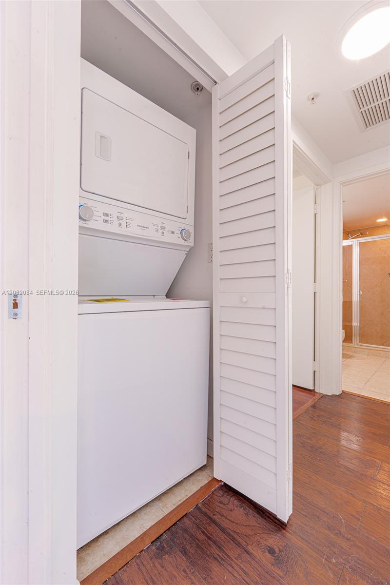 325 S Biscayne Boulevard 415 Property Photo 14